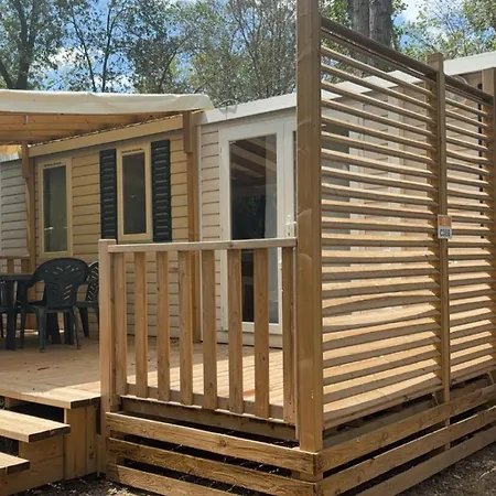 Joli Mobil-home Spacieux, Climatise, 3 Кемпінг *