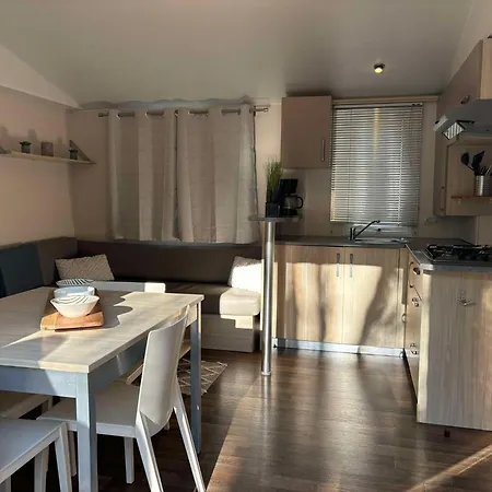 Joli Mobil-home Spacieux, Climatise, 3 * Агд