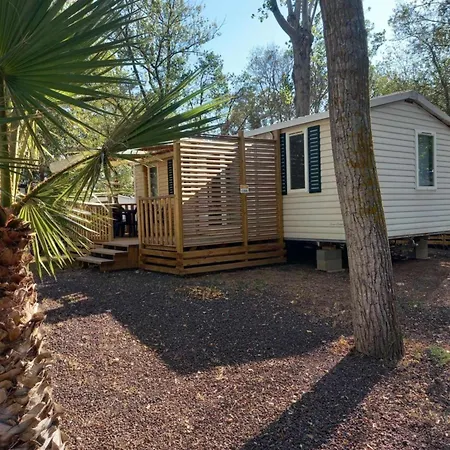 Joli Mobil-home Spacieux, Climatise, 3 Кемпінг *