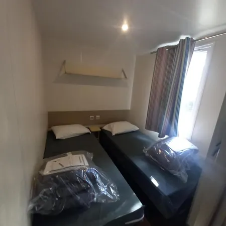 Joli Mobil-home Spacieux, Climatise, 3 * Агд